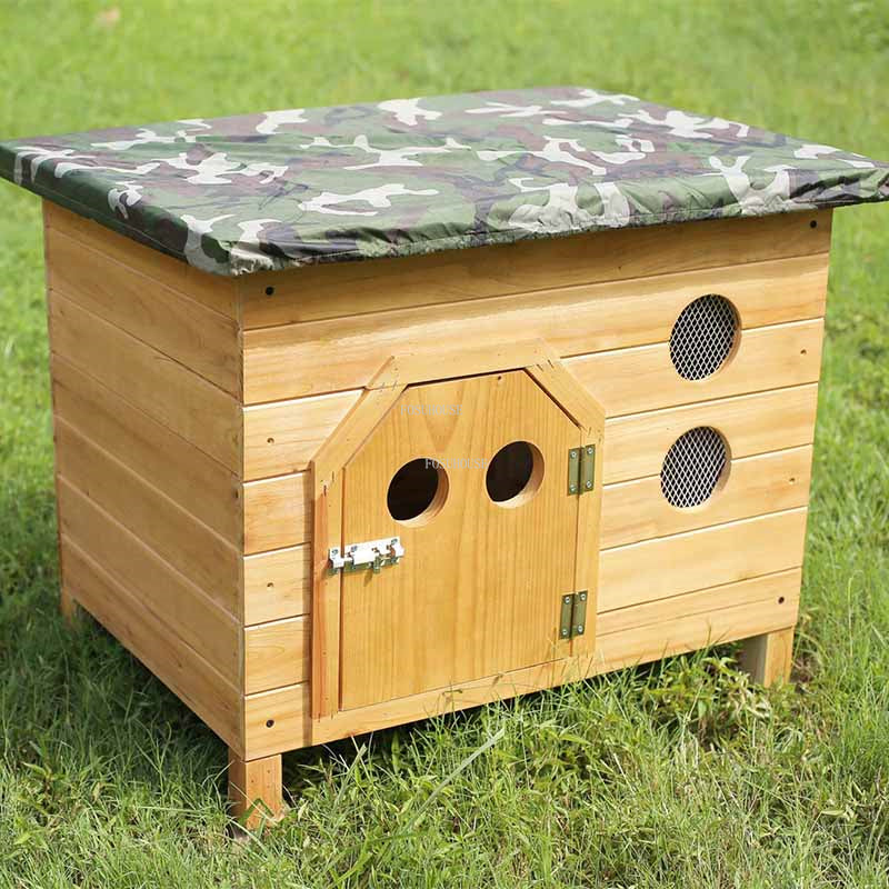 Wooden Outdoor waterproof dog and cat house