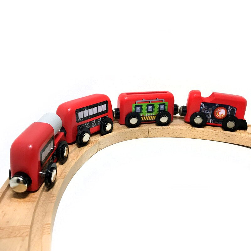 4pcs Wooden train magnetic link can be connected to wooden train set track toy