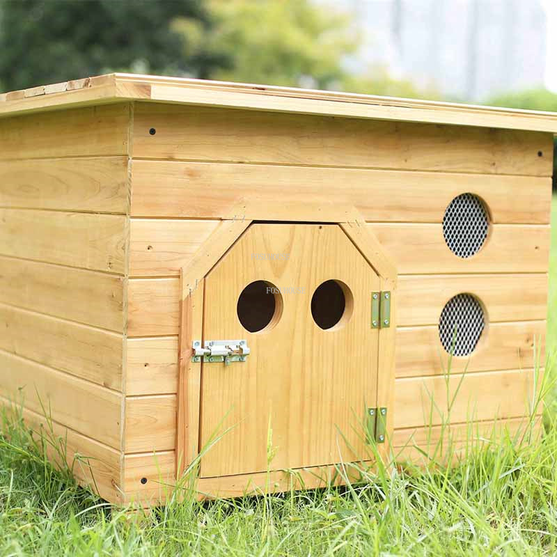 Wooden Outdoor waterproof dog and cat house