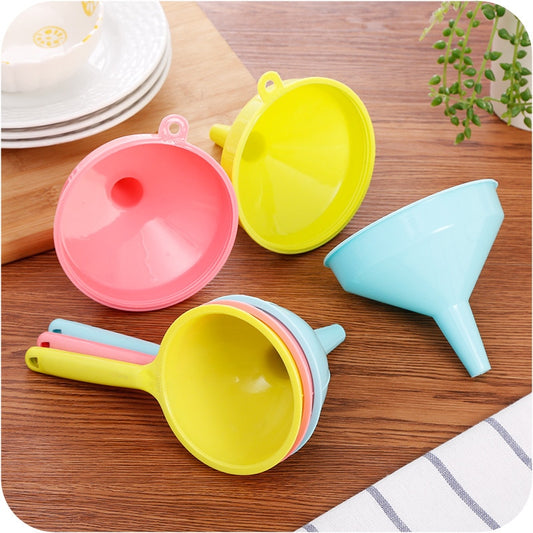 Plastic Convenient Long Handle Large-caliber Funnel