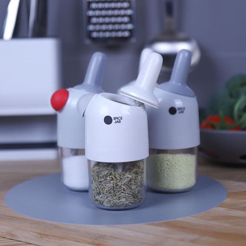 Multifunctional spoon cap integrated seasoning bottle 2 in 1