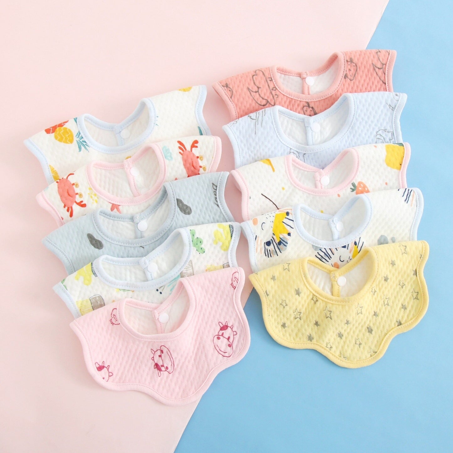 360 ° Rotatable Cute Cartoon Bibs for Children